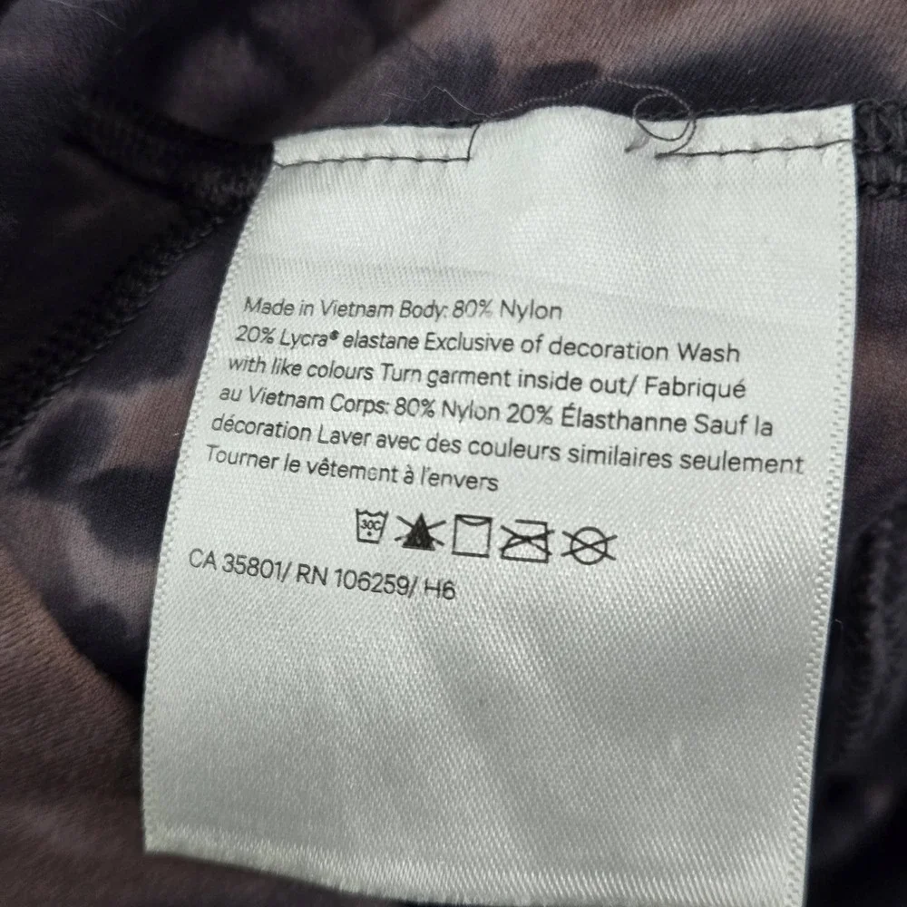 Lululemon Women Activewear Shorts 4 Black Tie Diamond Dye Align‎ Yoga